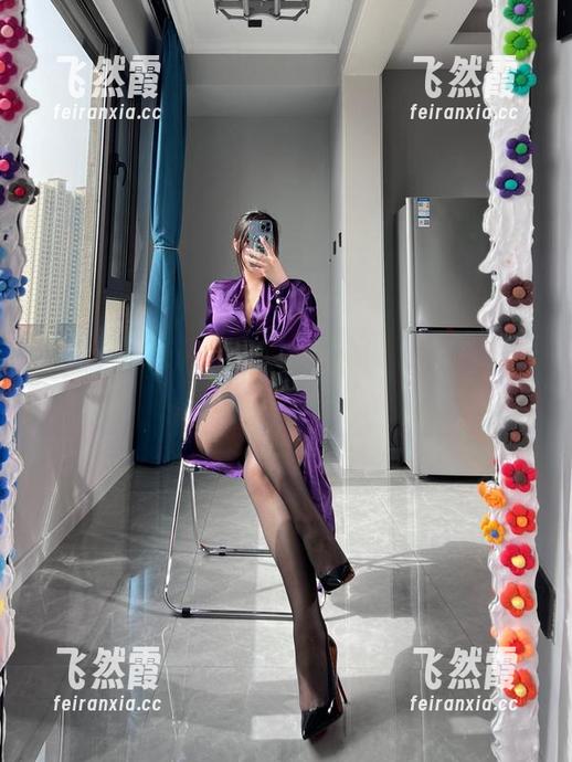 微密圈 - 在线看到120斤的小王同学的钻网袜美图，我的眼睛是亮的