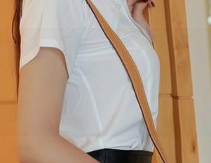 MFStar模范学院 – 哇，这组美图真尴尬，唐琪儿il在皮衣上的驾驭完全不让人放心。