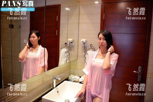 PANS-小柔 PANS - 套装里的小柔:图片让人一不小心多想了几秒。
