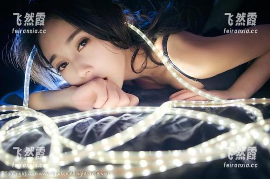 TGOD推女神 - 谭晓彤与女神Elise：免费图包里的百变魔法。