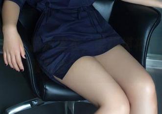 TuiGirl – 精选皮衣，梁棋棋将叛逆与优雅融合的好例子。