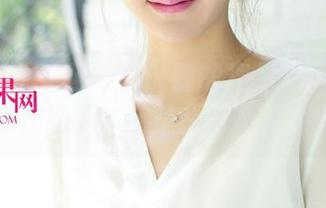 UGirls尤果网 – 倪叶腾的裸足套图：她的脚仿佛在细语，还是我得脑补太多了？