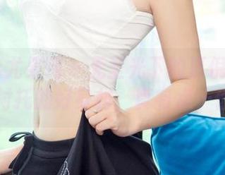 UGirls尤果网 – 无圣光下的夏倪可ella，旗袍衬托的好身材，真有点…你懂的。