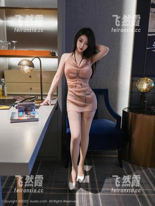 Xiuren秀人网 - 修女你的兔妹妹的写真集更新了，这次的主题成了教堂边的微妙。