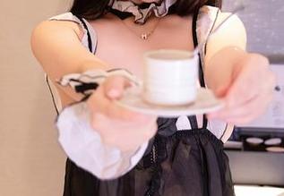 Xiuren秀人网 – 千夜未来私拍写真——就想一直盯着她的美腿，不自觉。