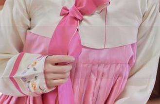 Xiuren秀人网 – 大白兔吖的校园写真：今天的“兔子”又要发威了吗？
