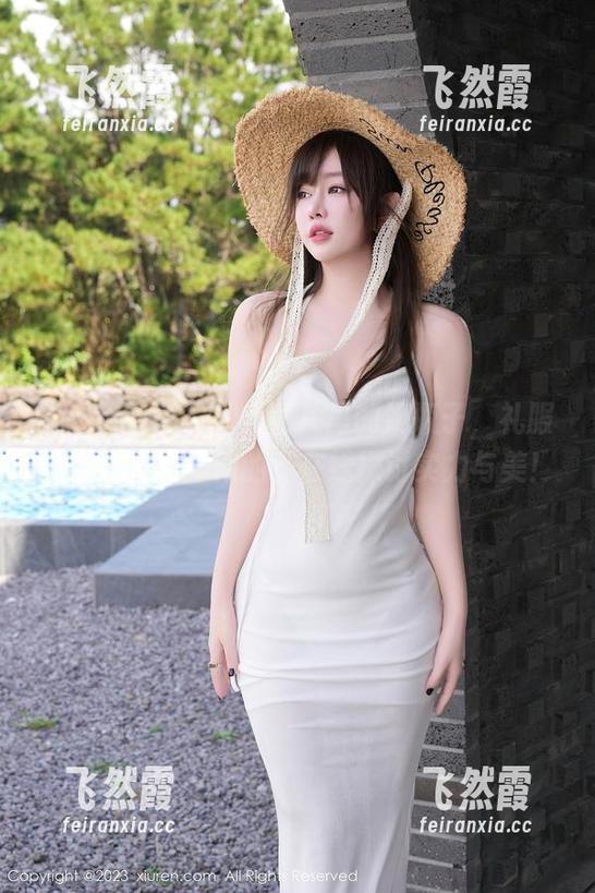 Xiuren秀人网 - 图片里的奶瓶子，礼服穿的比我成年似的？在线探讨实力与美！