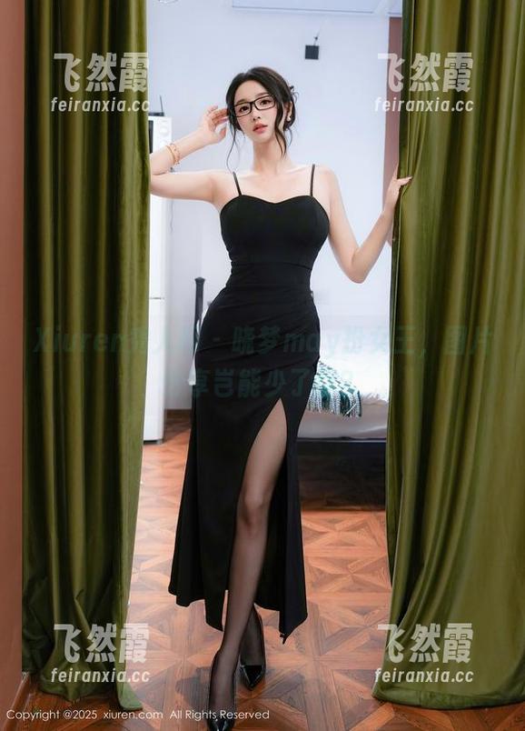 Xiuren秀人网 - 晓梦may扮女王，图片分享岂能少了你？