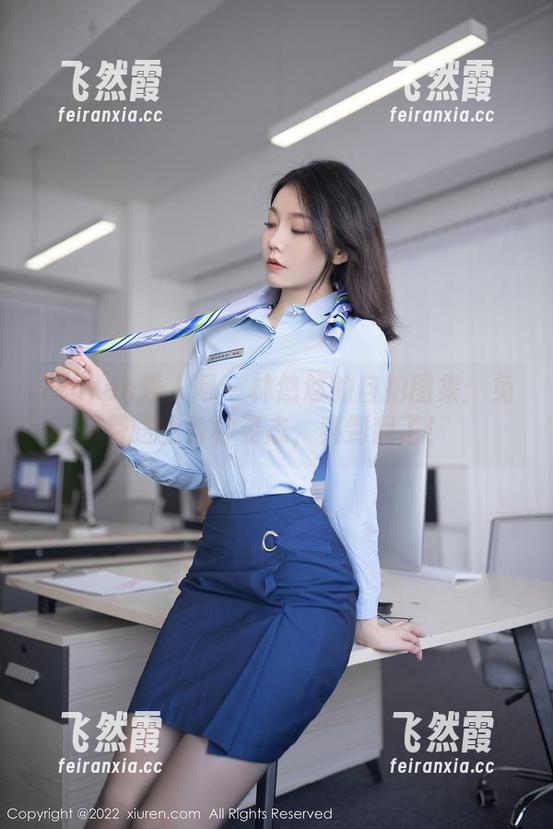 Xiuren秀人网 - 林悠悠的自拍图集：免费送上各种姿态，爽到我了！