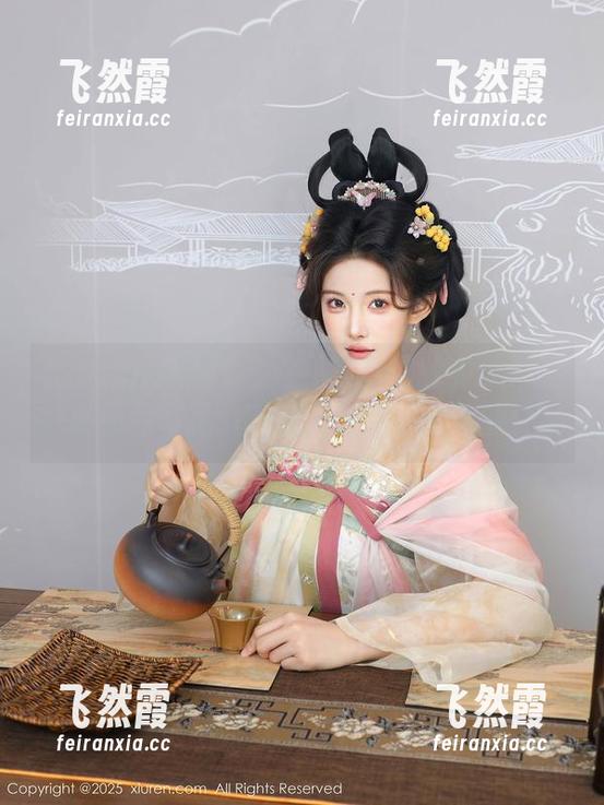 Xiuren秀人网 - 这不是普通的豹纹，潘娇娇的写真集下载，吃惊只需一键！