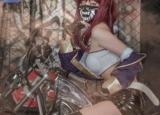 Yuna(윤아)的新作“[SAINTPhotolife]小猫”到底是艺术之游还是脑洞大开？