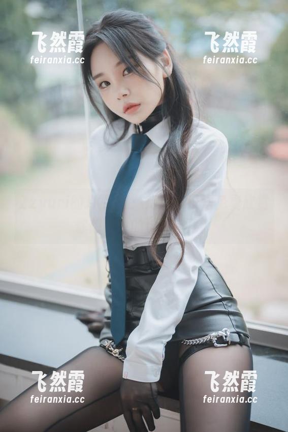 Zzyuri Zzyuri的JK图集:抱歉,没法免费欣赏你想象中的那种视角。