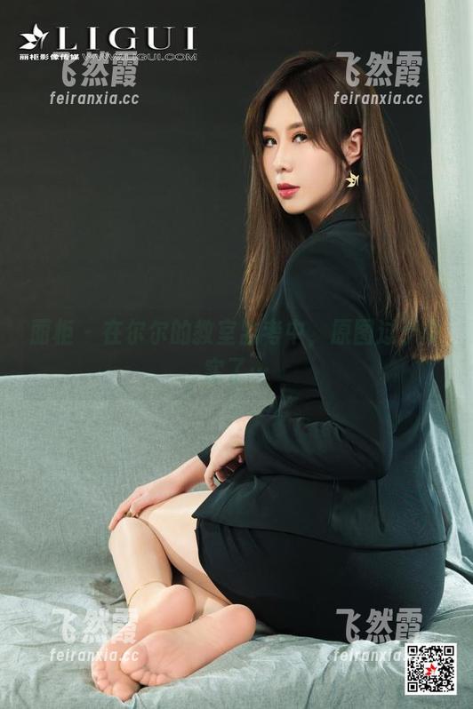 丽柜 - 在尔尔的教室监考中，原图过于真实了…
