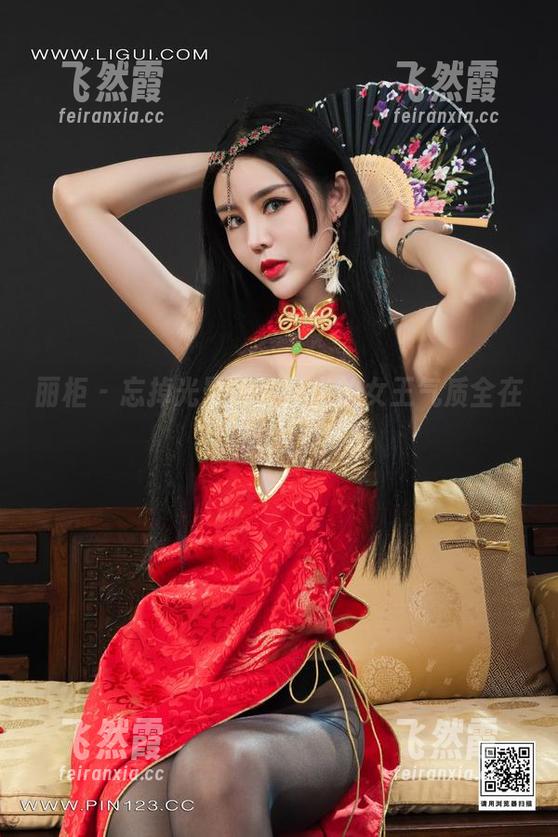 丽柜 - 忘掉光晕吧，肖肖的女王气质全在这原图里！