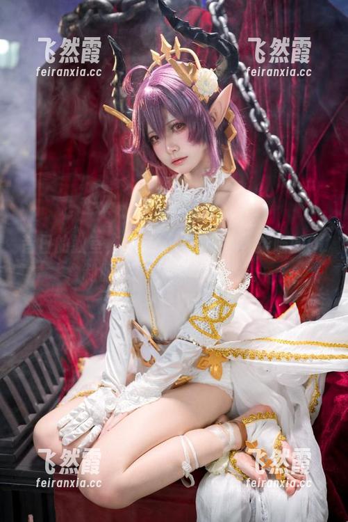 昔日的教室，如今的私拍——九柒喵的OL制服作品别有一番风味。