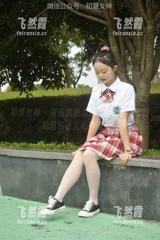 初夏女神-依依 初夏女神 - 依依的魅力棉袜大集合,原图和图包让人心神荡漾!
