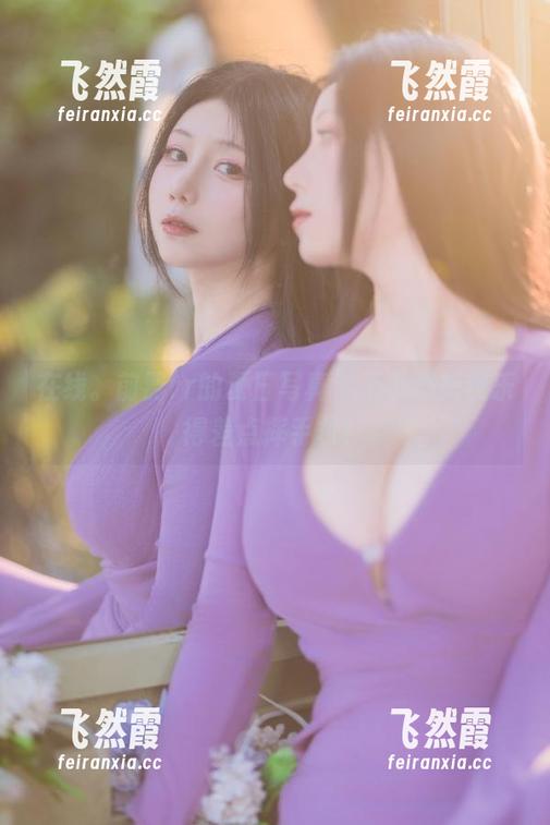 前羽rr 在线。前羽rr的夏日写真,不小心把我乐得差点摔手机!