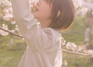白色内衣写真，名濑弥七又带你从美好开始。