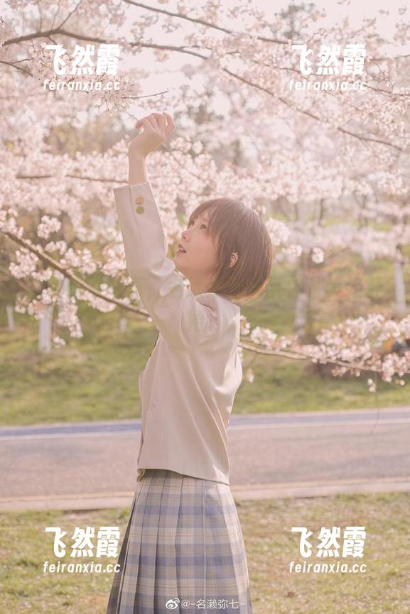 白色内衣写真，名濑弥七又带你从美好开始。