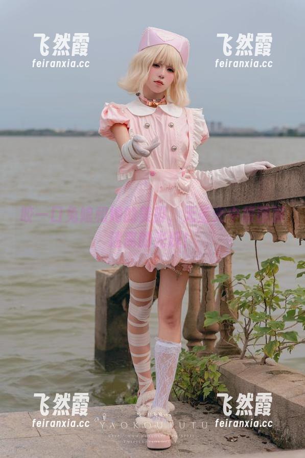 咬一口兔娘和她的美脚，无圣光中原图那迷离的光辉！