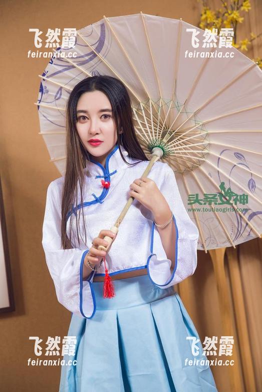 头条女神-易阳 头条女神 - 管它裤里丝,易阳的高清壁纸总让人停下脚步!