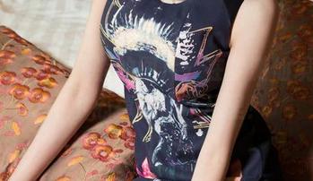 头条女神 – 蔡楠的图片：在梦游仙境，一不小心掉进了花丛里！