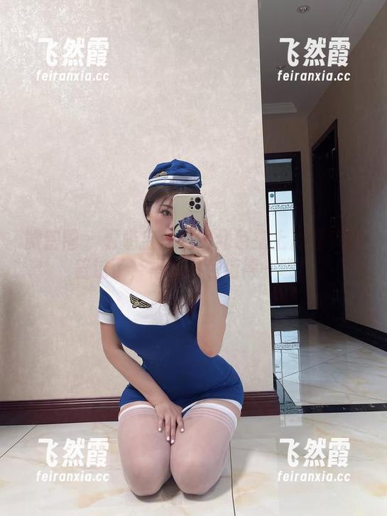 微密圈 - 看奶宝妹纸用红色把上周细节都盖过了，福利图包值得一瞧！