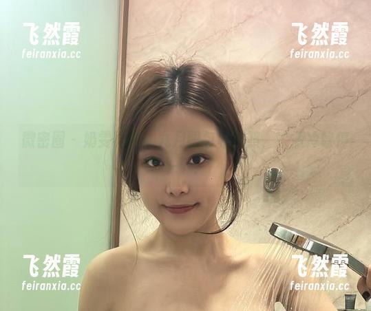 奶雯 微密圈 - 奶雯不懒,九月图包私房照,来瓶冷饮停一下!