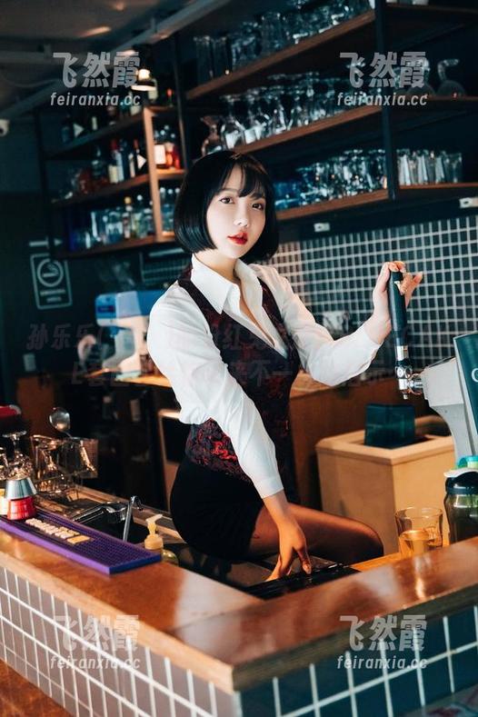 孙乐乐(손예은)的粉红鬼之旅：BLUECAKE套图会给你带来不一样的启示…