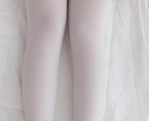 少女秩序 – 小鱼的美图，看她居家萝莉少女的迷人姿态呦～