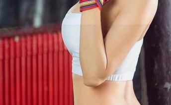 尤果网 – 原图中的美替，吊带的意义竟然如此扑朔迷离