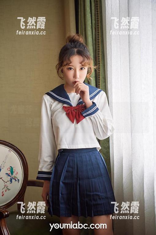 尤蜜荟-周波儿 尤蜜荟 - 周波儿的乖巧小女仆图集,哎呀,这腰可是太让人有想象空间了呢!