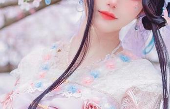 彩芸_Nebula说她的高跟鞋在线资源每天都在更新，看看今天又踩了啥。