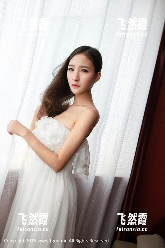 推女神-魏扭扭 推女神 - 下载一份魏扭扭的校服作品,校园气息全在这儿。