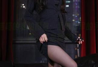 无影喵喵的私拍图包：雷电将军的另一面，哦，真是精彩！