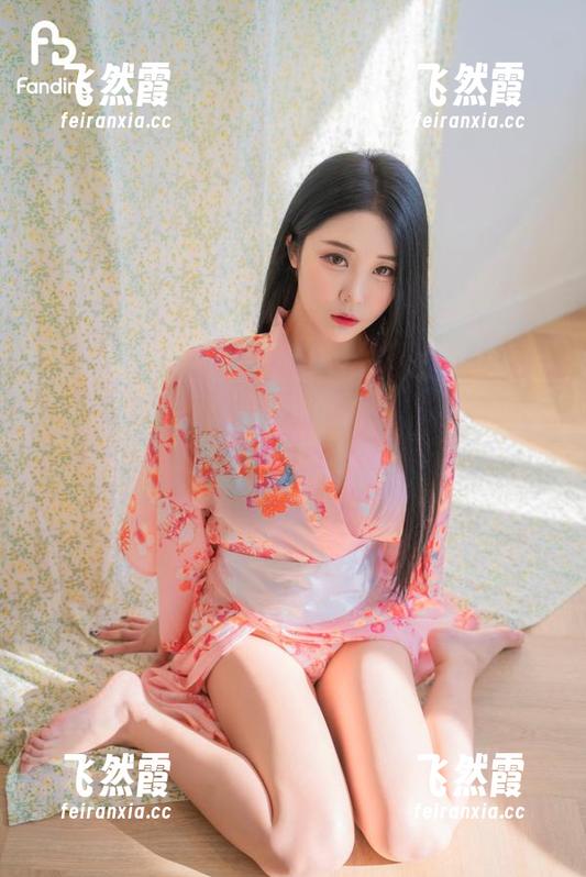 嘘，普美(bomi)的私房图包，LOOZY室友正在偷偷可爱。