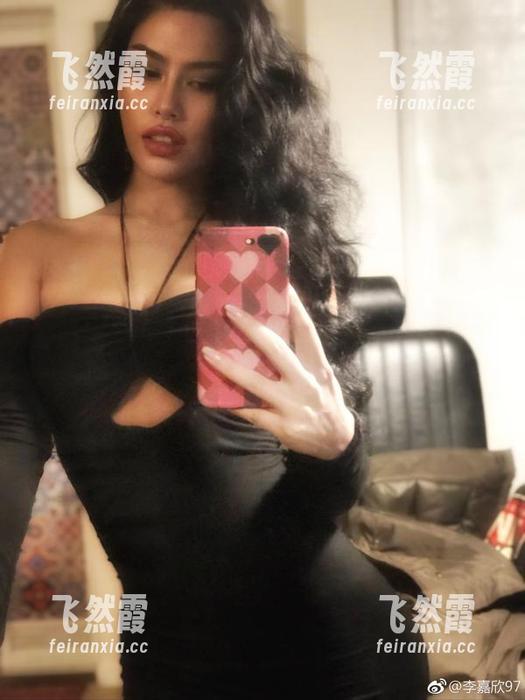 微密圈 - 免费图册：李嘉欣97这漆皮罩罩，光泽感满分，但你让人怎么想呢？