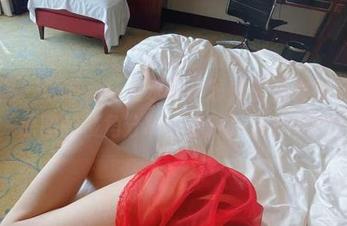微密圈 – 来吧，杨大乐乐很靠谱的兔女郎在这里，原图的棱角分明，你打算怎样解读？