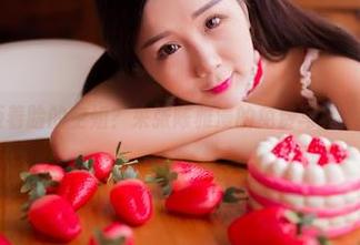 果团网 – 板着脸的空姐？来张陈雅漫的免费写真，绝对不是。