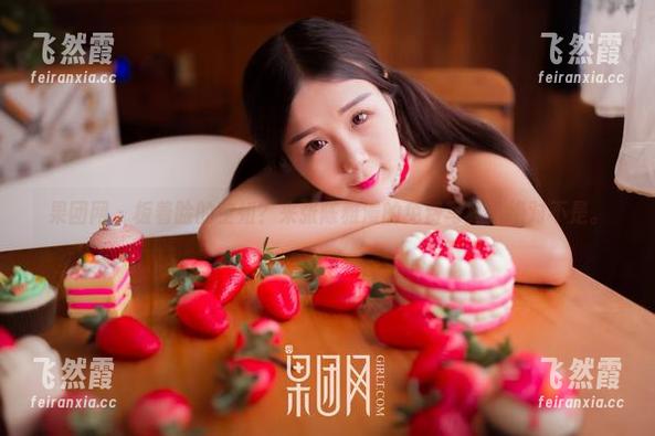 果团网 - 板着脸的空姐？来张陈雅漫的免费写真，绝对不是。