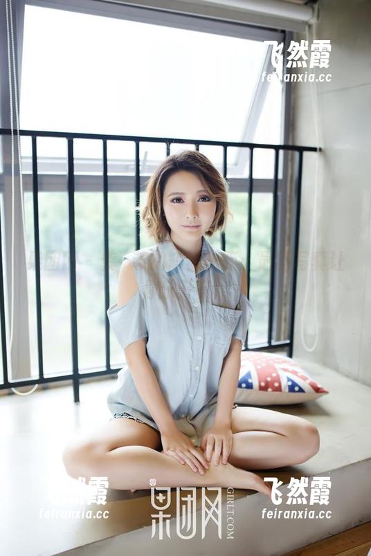 果团网 - 龚玥菲的短裤秘籍：最新写真让你乐开花！