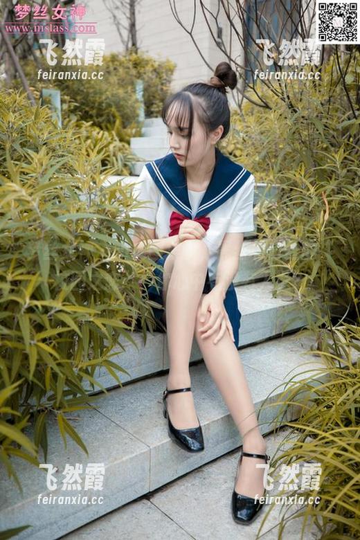 梦丝女神-小兔 梦丝女神 - 小兔图集中,黑丝和白丝的“校园之恋”,你心中有没有人选?