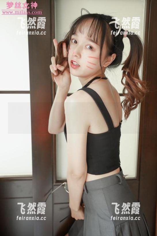 梦丝女神-晓晓 梦丝女神 - 白色,晓晓的图库里闪光的灵魂,感觉像被海浪拍打