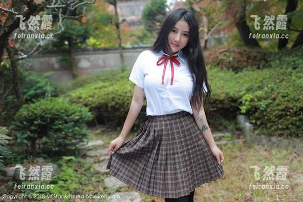 模范学院-王梓童Doirs 模范学院 - 王梓童Doirs的网袜写真集,喔,怪不得大家注意力都在袜子上