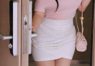 樱井小莜的小魔女全套原图，每一张都让我有种想要低头喃喃自语的感觉，不过到底在说啥？
