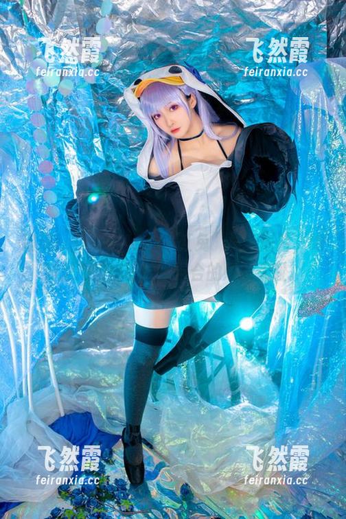 洛璃LoLiSAMA 洛璃LoLiSAMA的“红兔”最新图片,绝对是把娇媚和搞怪混合的厚颜无耻。