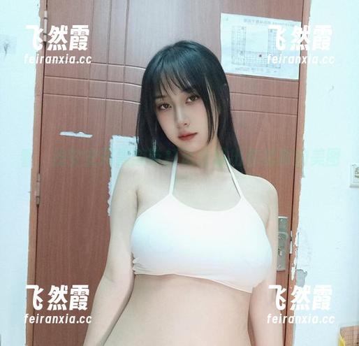 看，浅安安用黑胶带打造出超出你想象的美图！