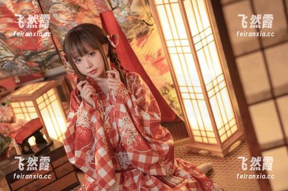 假装正经的看爆机少女喵小吉死库水最新资源，偷偷心里欢呼：这下可以和小伙伴们吹牛了！