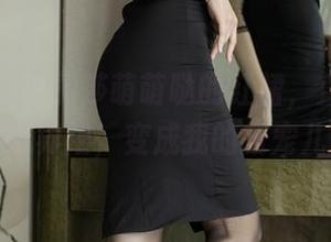 爱蜜社 – 小丽莎萌萌哒的红裙，直接打破壁纸界限，变成我的新宠儿！