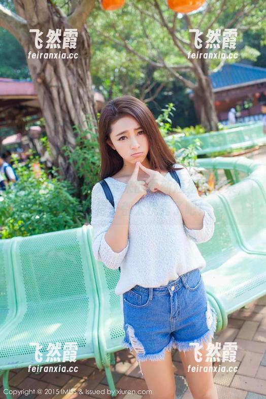爱蜜社-黄歆苑 爱蜜社 - 黄歆苑带来的最新短裙写真集,身材和裙子都太优秀了吧!